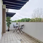 Apartment Delightful Flat In A Village With Swimming Pool *