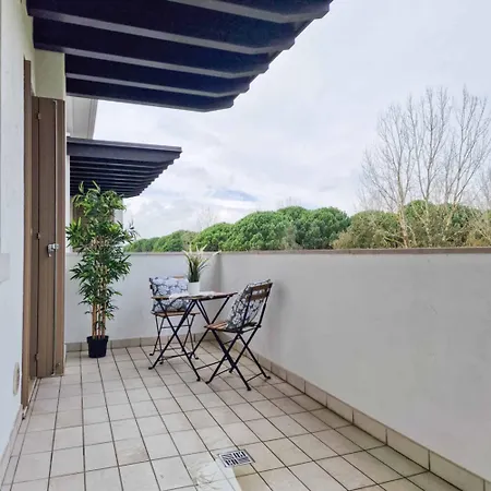 Apartman Delightful Flat In A Village With Swimming Pool *