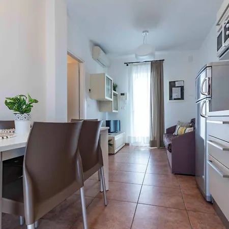 Delightful Flat In A Village With Swimming Pool Apartman Bibione