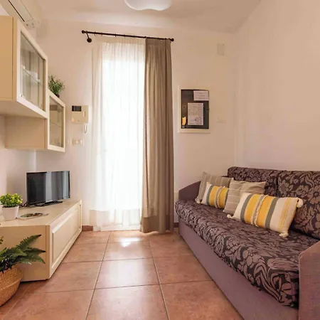 Apartman Delightful Flat In A Village With Swimming Pool *