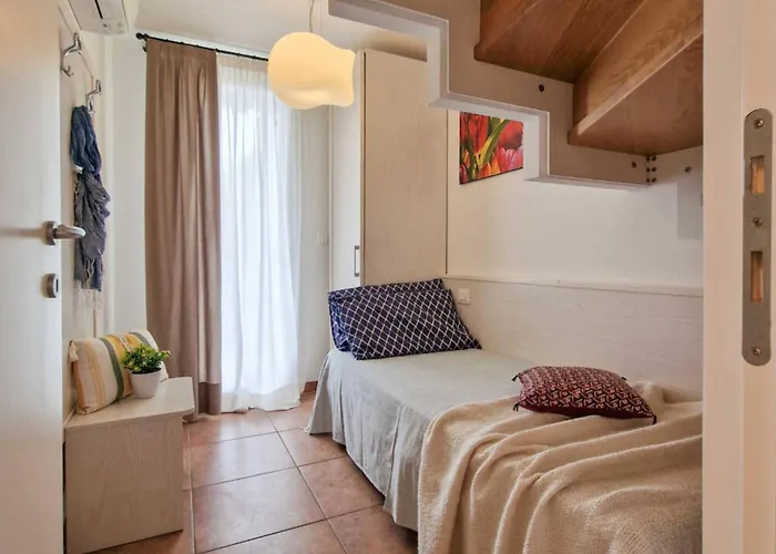Delightful Flat In A Village With Swimming Pool Appartamento