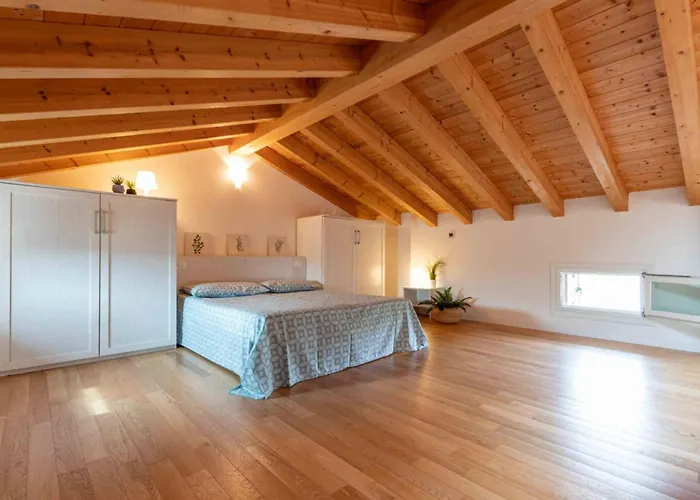 Delightful Flat In A Village With Swimming Pool Appartamento