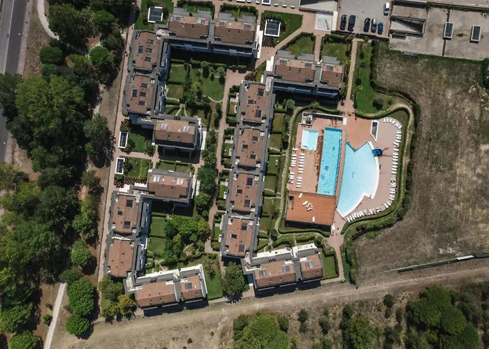 Delightful Flat In A Village With Swimming Pool Appartamento